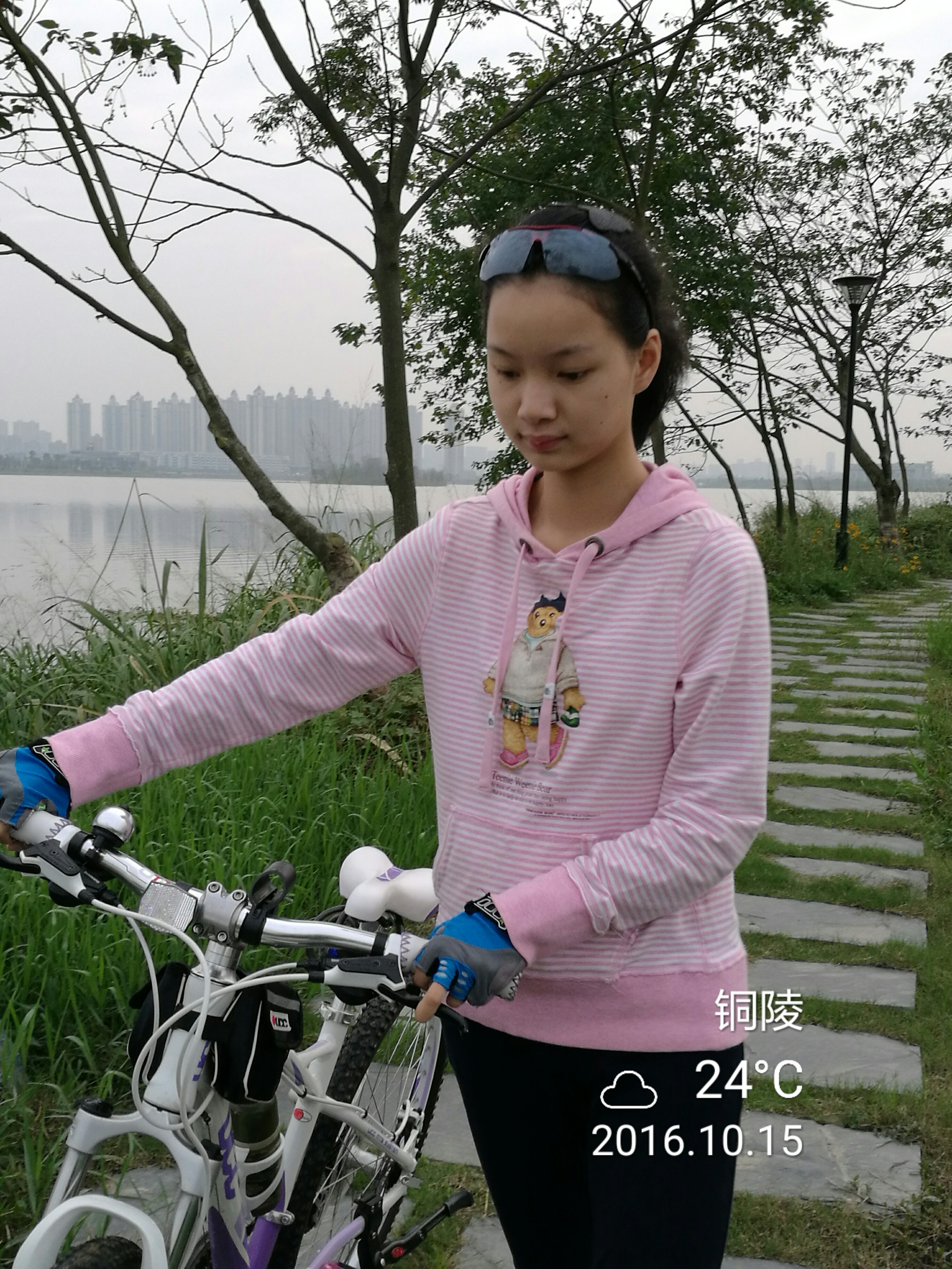 第三摔 - 泊山客 - 欢欢家庭博客