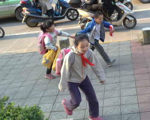 孩子的两面性 - 顺其自然 - 欢欢家庭博客 孩子的两面性 - 顺其自然 - 欢欢家庭博客