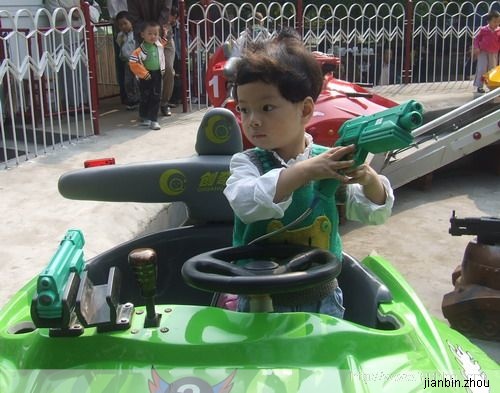 新式武器(2006-9-17) - 顺其自然 - 欢欢家庭博客